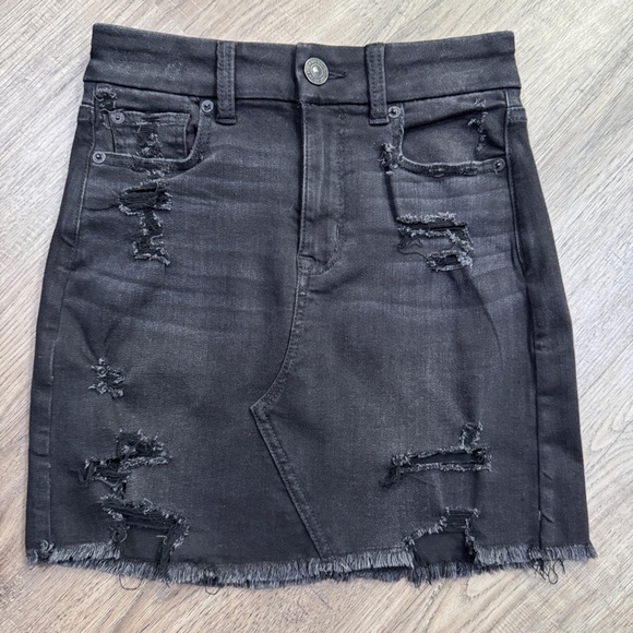 American Eagle Outfitters Dresses & Skirts - American Eagle Outfitters Black Denim Curvy Hi-Rise Skirt - Size 00 Regular
